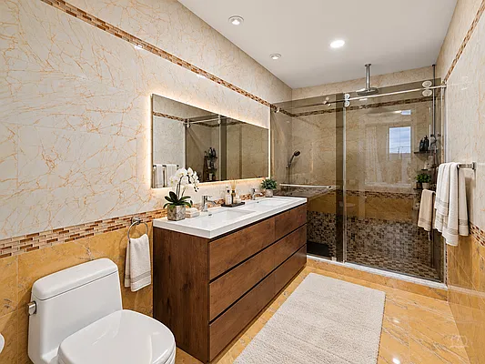 Bathroom, photo 1
