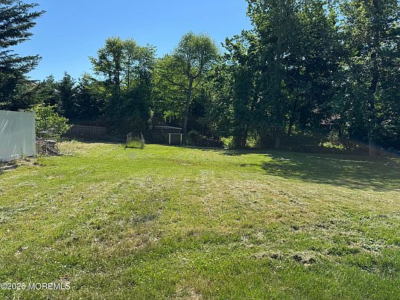 3rd image of 1135 Tecumseh Place