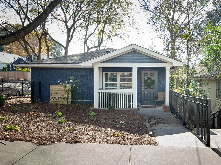 207 S Ave SE #A — Photo 9