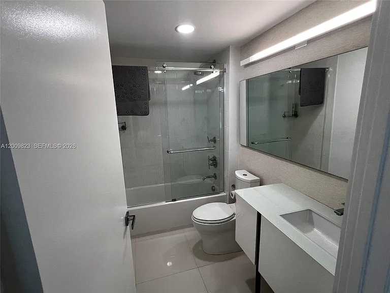18671 Collins Ave #402 — Photo 18