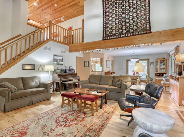 10929 W Hope Ave, Wauwatosa, WI 53222