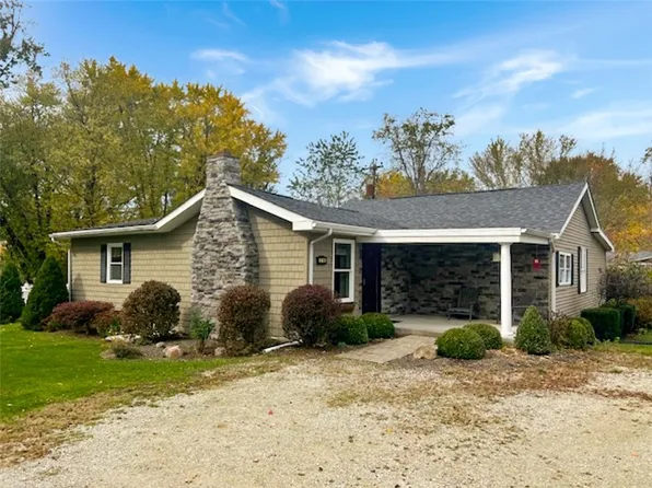 226 S High St, Waterford, PA 16441