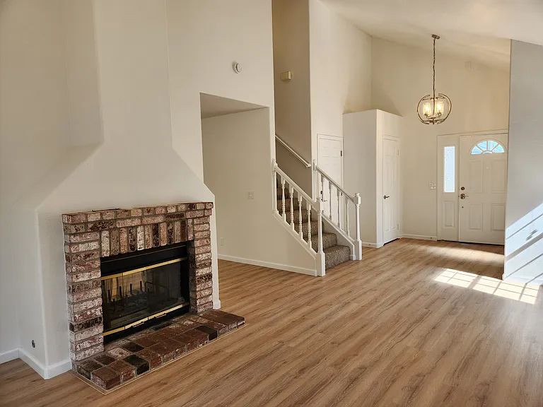 2179 Zinfandel Ave — Photo 6