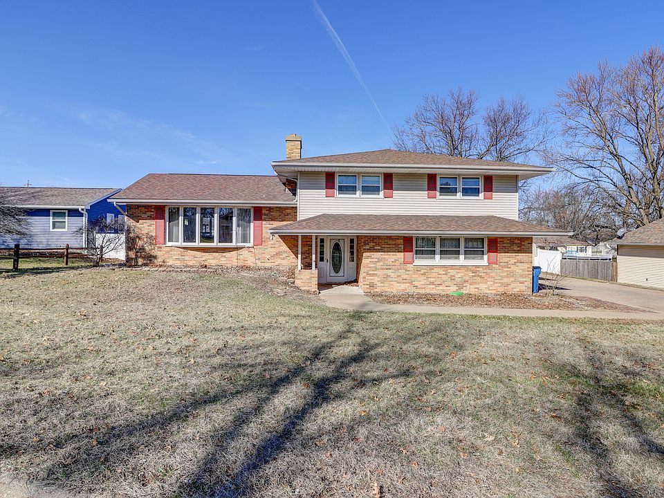 1st image of 1411 2nd Ave