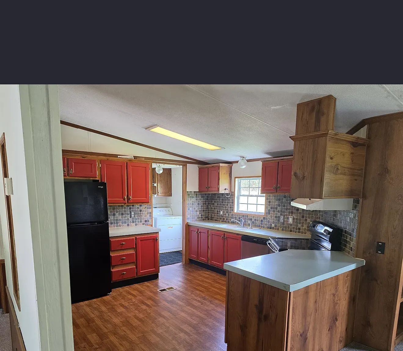 3 bed, 1200 sqft, $2,300 — Photo 3