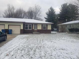 2693 Rosewood St, Jenison, MI 49428
