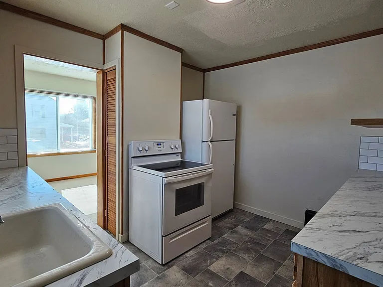 1500 Thayer Dr — Photo 10
