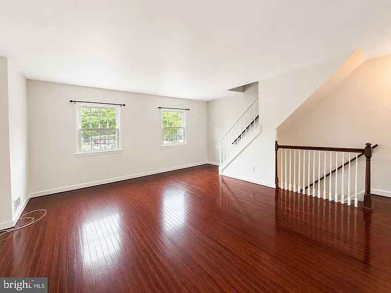 14761 Ealing Ct — Photo 8