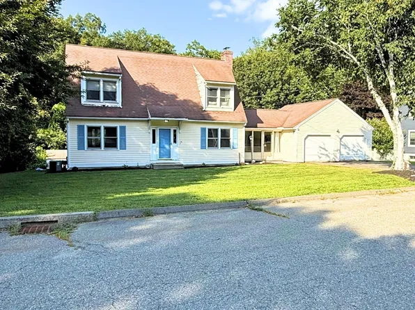 14 Indian Ridge Dr, Leominster, MA 01453