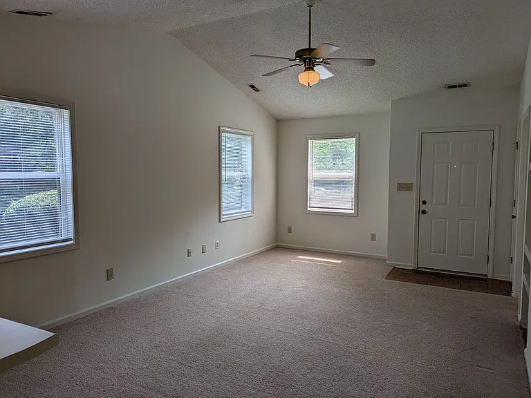 113 Birdie Ct — Photo 2