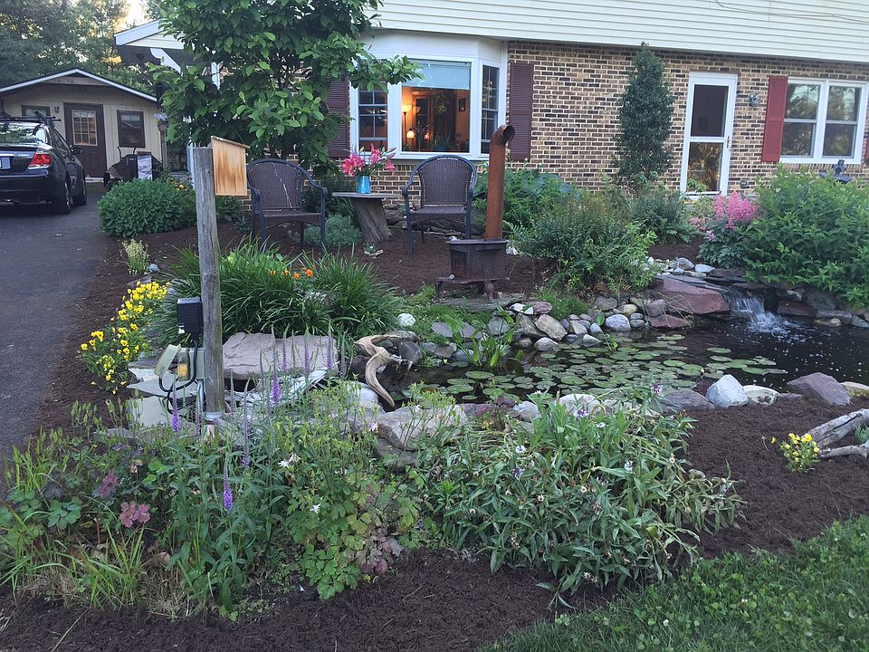 2nd image of 202 Rohrer Rd