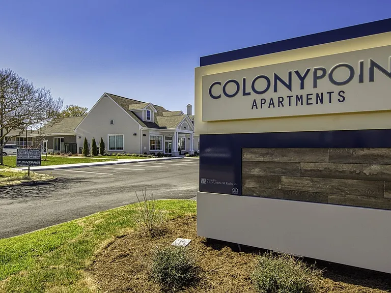 Colony Point Apartments — Photo 31
