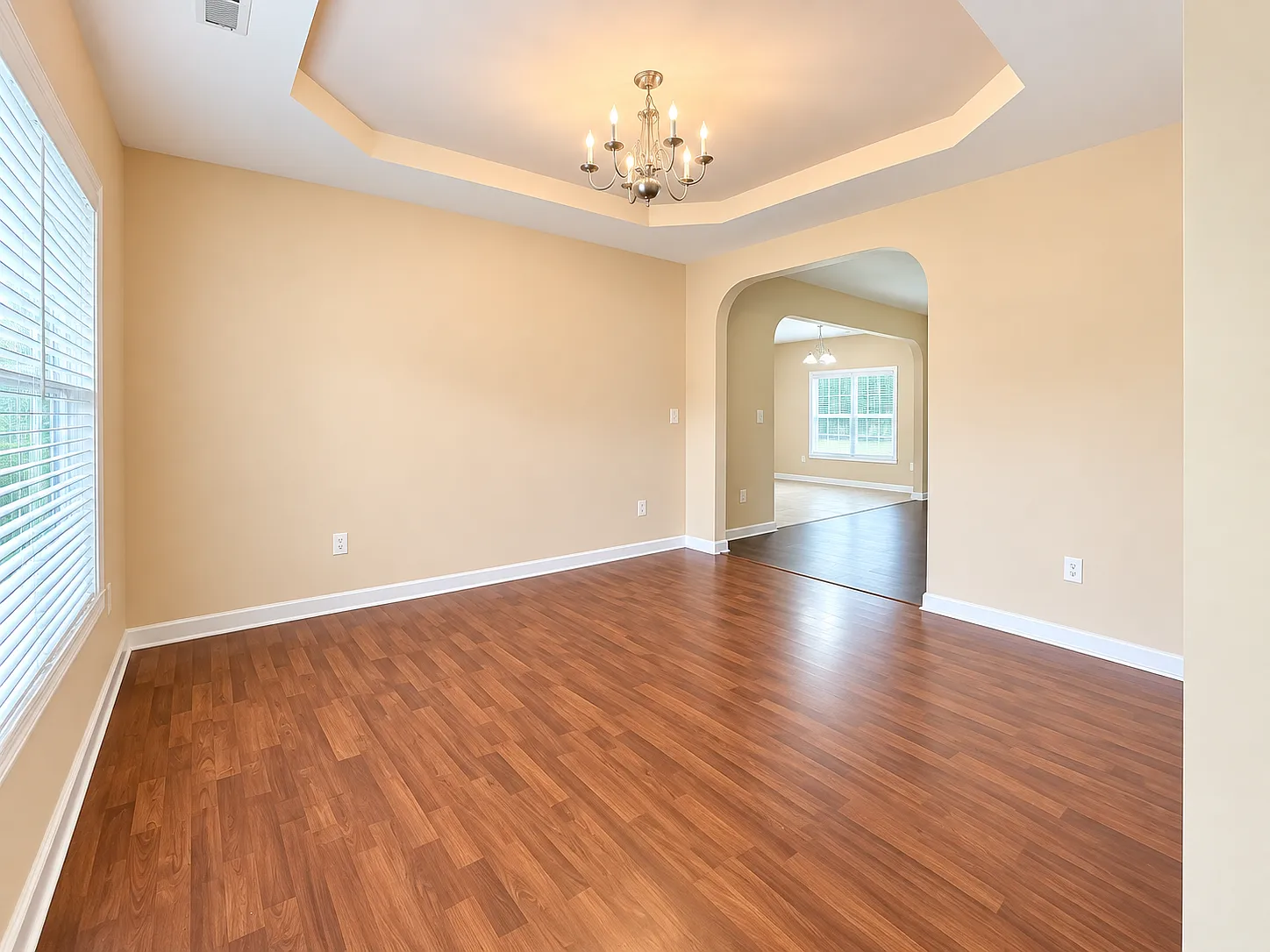 482 Brownstone Dr — Photo 4