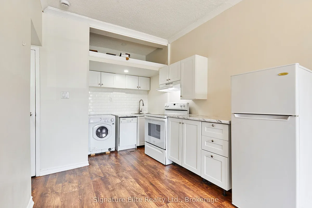 Building Photo - 363 Barton St E #1
