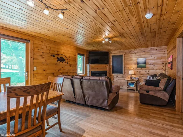 610 Main St W #13, Isle, MN 56342