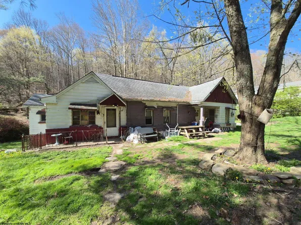 1341 Bunner Ridge Rd, Fairmont, WV 26554