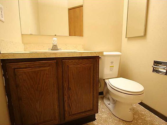 4th image of 2938 Millice Ave