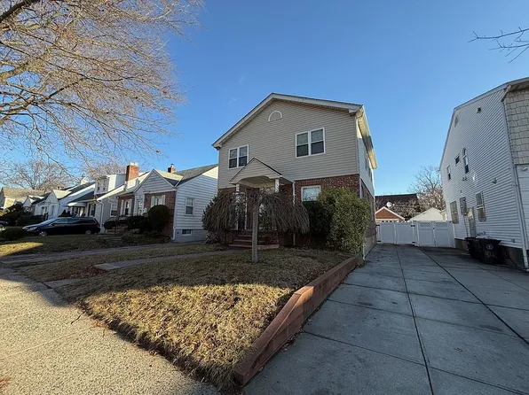 4557 196th St, Flushing, NY 11358