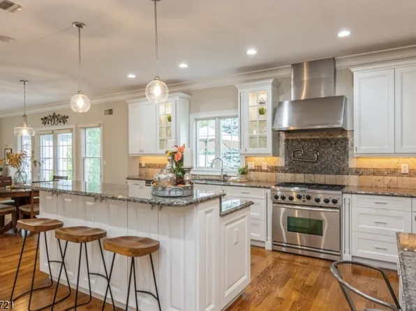 29 Faulkner Dr, Westfield Town, NJ 07090