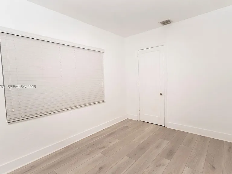 111 SW 31st Ct #1 — Photo 9