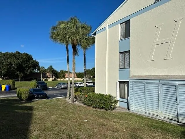 1106 Green Pine Blvd #E1 — Photo 14