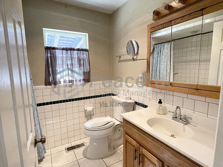 1637 S 800 E — Photo 5