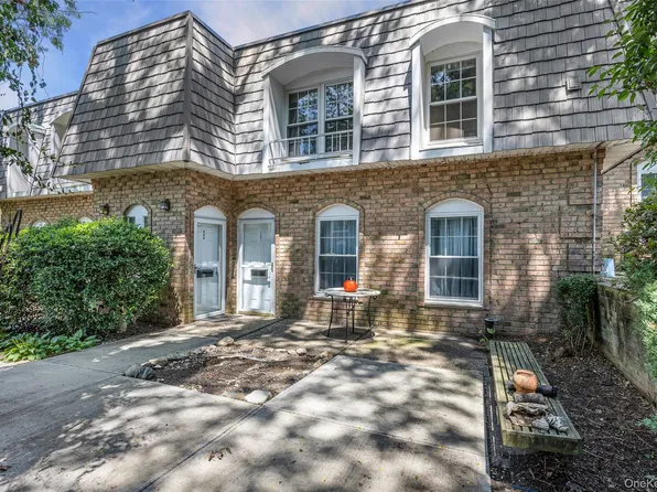 655 Middle Country Road #1G1, Coram, NY 11727