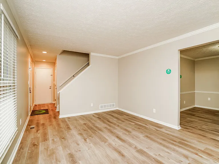 1658 Sandy Side Dr — Photo 6