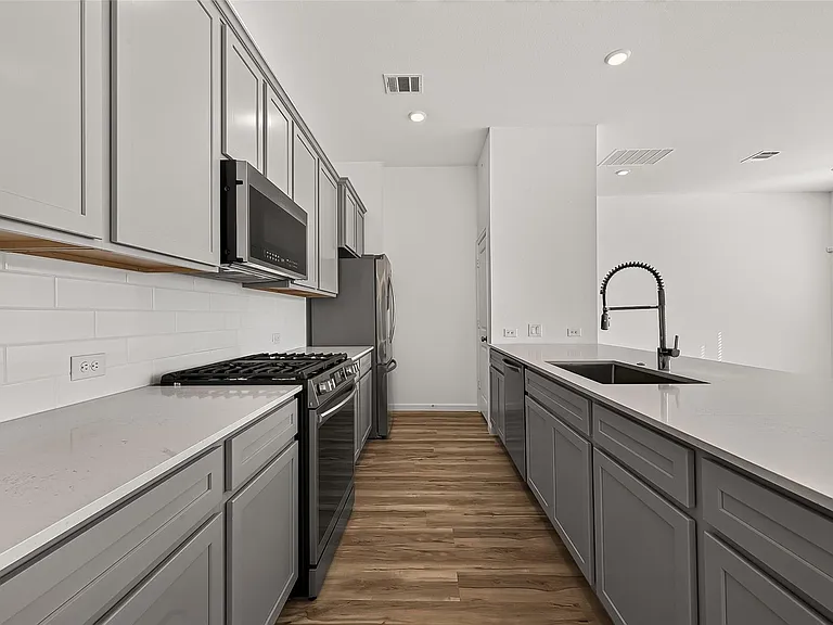 5558 Amber Brook Ln — Photo 16