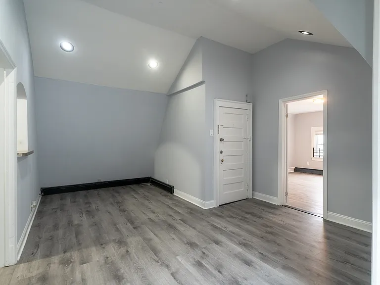 105 Shepard Ave #3 — Photo 4