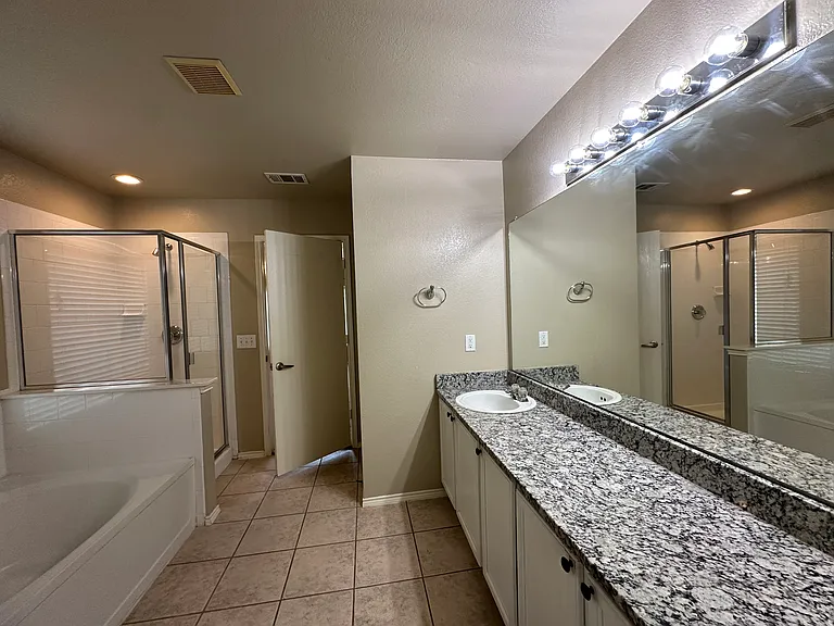 4013 Shiraz Dr — Photo 9