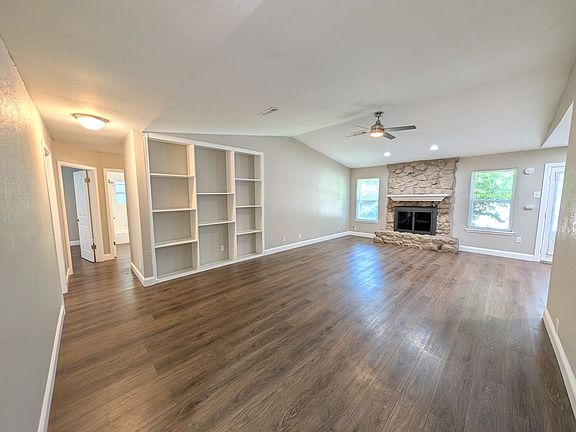 2nd image of 1604 S Redbud Pl