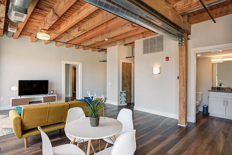 Building Photo - OGGI Lofts