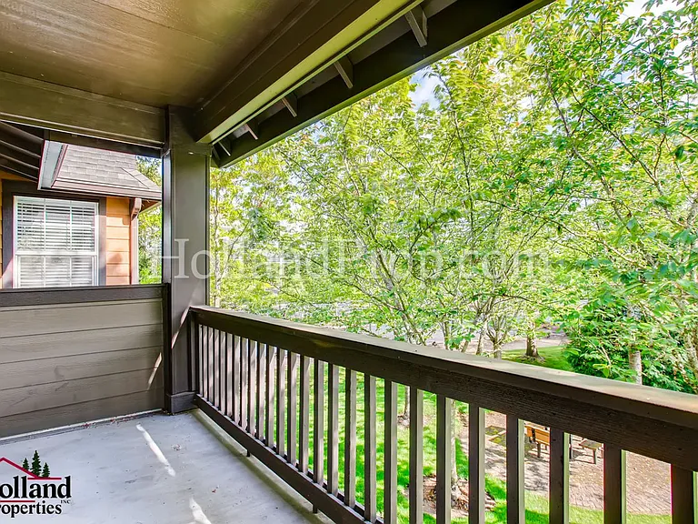 977 NE 73rd Ave — Photo 26
