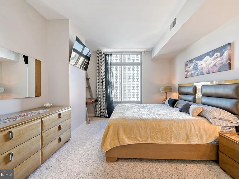 675 President St #1501 — Photo 19