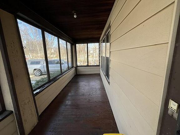 3rd image of 108 East Sherman AVENUE
