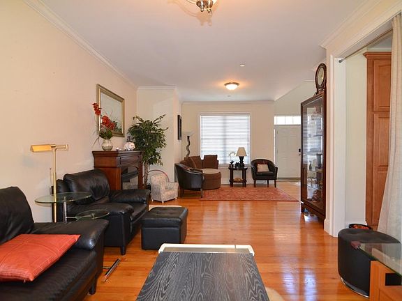 5th image of 2 Fellswood Cir