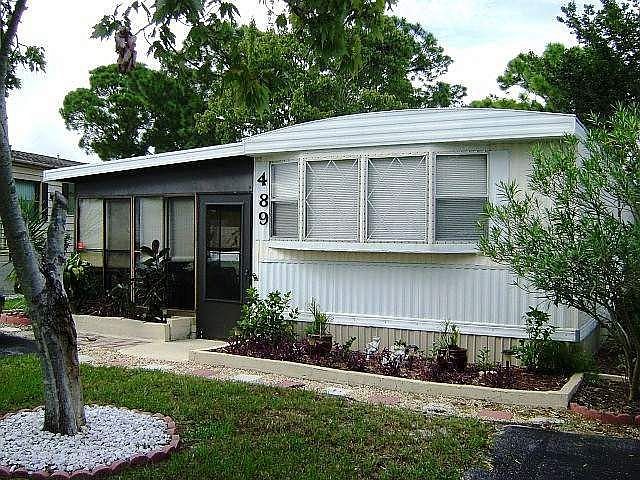 1st image of 489 S Greenway Dr