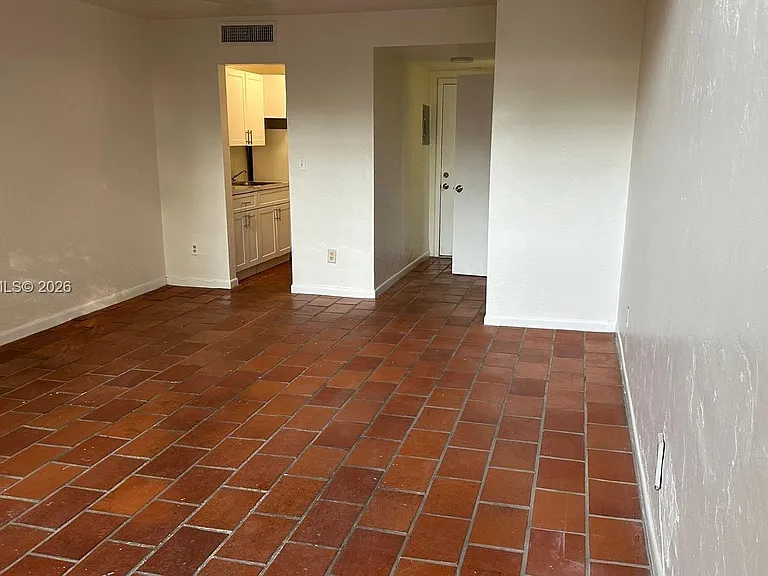 10903 N Kendall Dr #227 — Photo 3