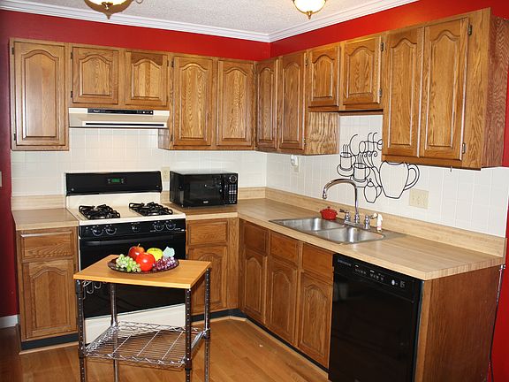 4th image of 3606 Candlewyck Club Dr APT C