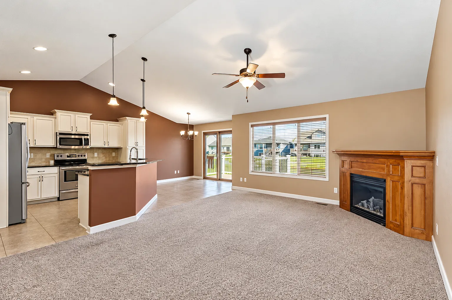 4 bed, 2350 sqft, $2,600 — Photo 3