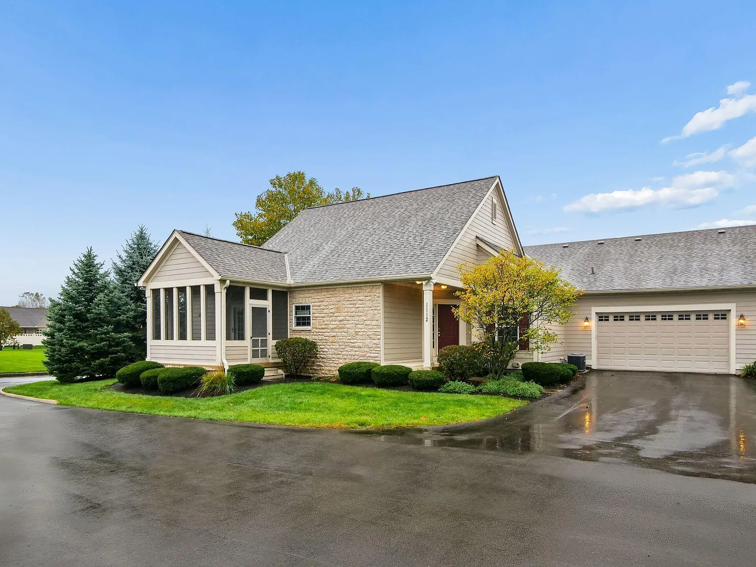 3 bed, 2.0 bath, 1983 sqft, $2,250 — Photo 3