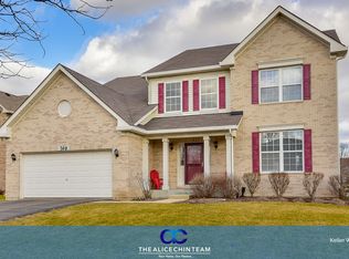 760 Eagle Brook Ln, Naperville, IL 60565