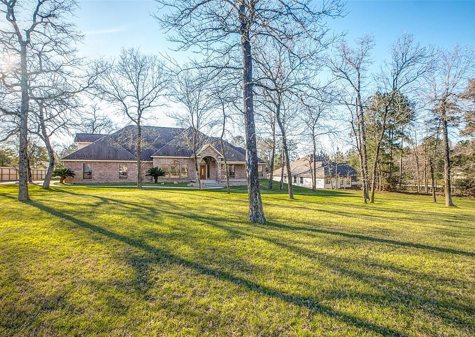 1st image of 8985 Stone Oak Dr