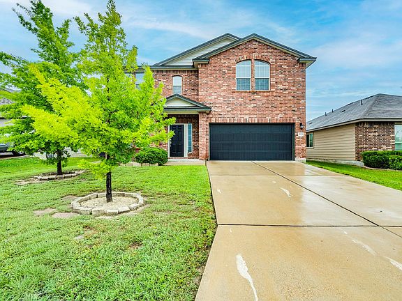2nd image of 213 Ammonite Ln
