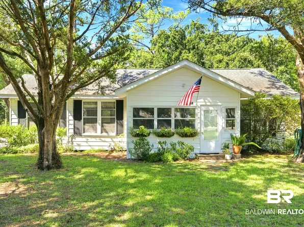 17733 Old Fort Morgan Trl, Gulf Shores, AL 36542
