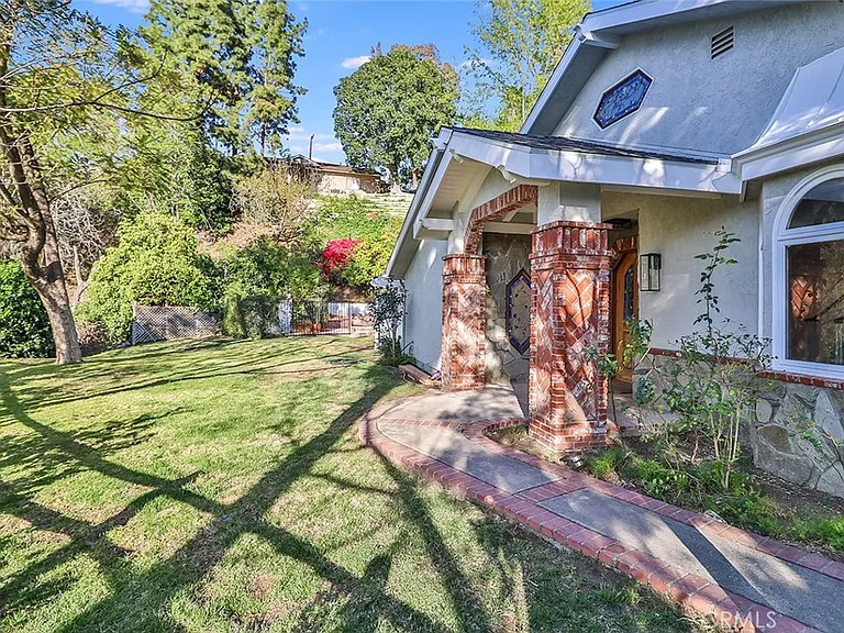 3373 Coy Dr — Photo 3