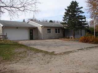 20286 Grouse Ave, Clear Lake, IA 50428