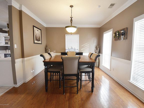 4th image of 2862 Dickens Place Dr