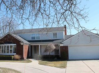 49734 Regatta Dr, New Baltimore, MI